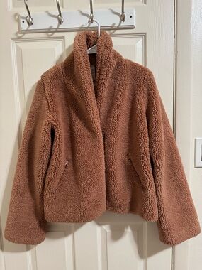 Faux Fur Coat Alo Yoga Cozy Up Jacket Rosewater ALO Yoga Jackets Coats Alo  Yoga Faux